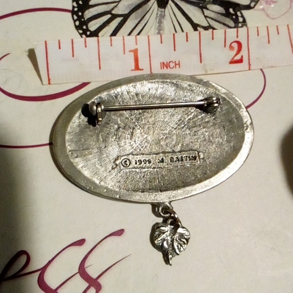 1999 M. Bastim Pewter Bunny Pin/Brooch - Picture 3 of 5